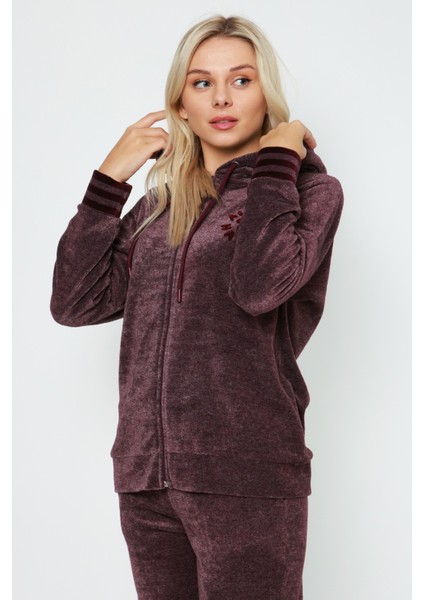 Kapüşonlu Bordo Nakış Detaylı Fermuarlı Uzun Kollu Pamuklu Kadife Kadın Alt-Üst Eşofman Takımın modelleri