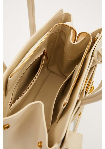 Beyaz Deri Aksesuar Detaylı El Çantası modelleri