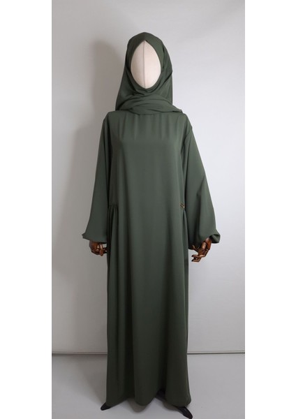 Yandan Robalı,tesettür Bol Elbise,hac ve Umre Için Uygundur Medine Ipegi Kumas Yeşil Renk