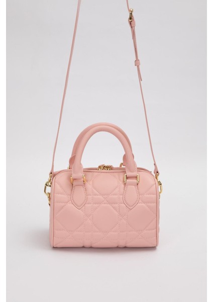 Pembe Yıldız Aksesuar Detaylı El Çantası fırsatları