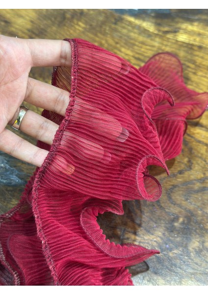 1 Metre Kesik En 9 cm Kırmızı Fırfırlı Şerit Dikiş Aksesuarı fiyatları