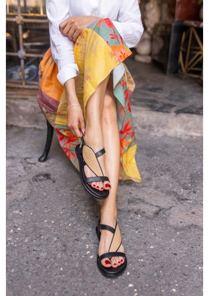 Leaf Kadın Bej Gerçek Deri Parmak Arasi Sandalet fırsatları