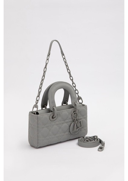 Gri Zincir Aksesuarlı Kapitone El Çantası fiyatları
