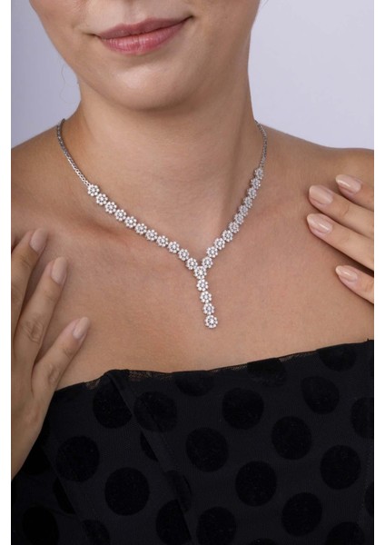 Papatya Montürlü Rodyum Kaplama 925 Ayar Gümüş Kolye modelleri