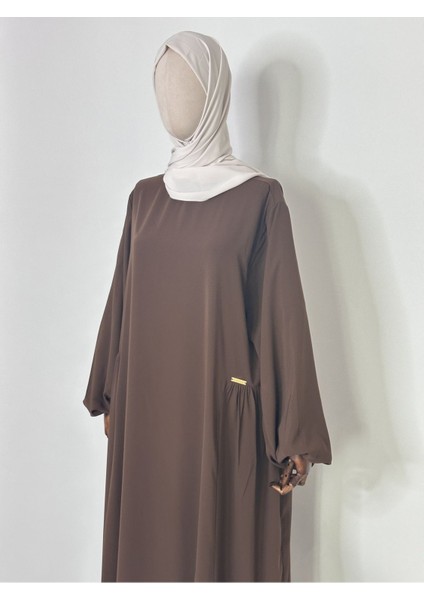 Yandan Robalı,tesettür Bol Elbise,hac ve Umre Için Uygundur Medine Ipegi Kumas Kahve Renk fiyatları