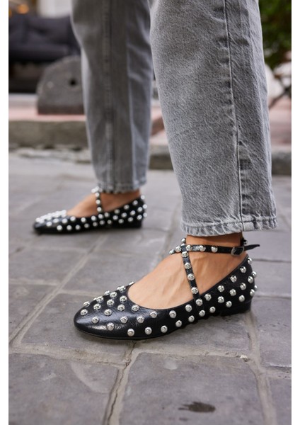 Rebecka Kadin Siyah Troklu Babet fırsatları