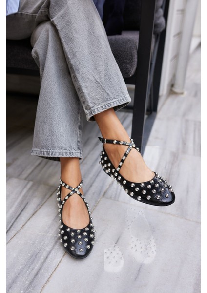 Rebecka Kadin Siyah Troklu Babet indirimleri