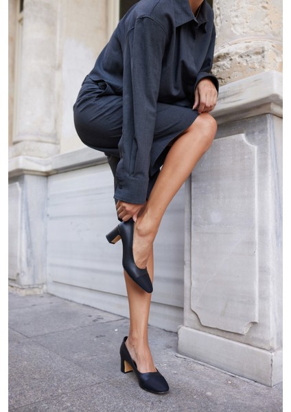 Brobbey Kadin Bordo Siyah Garnılı Topuklu Ayakkabi modelleri