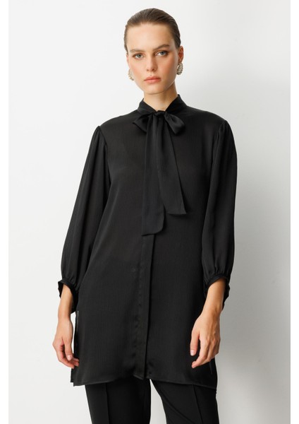 Kendinden Desenli Saten Tunik Gömlek-Siyah