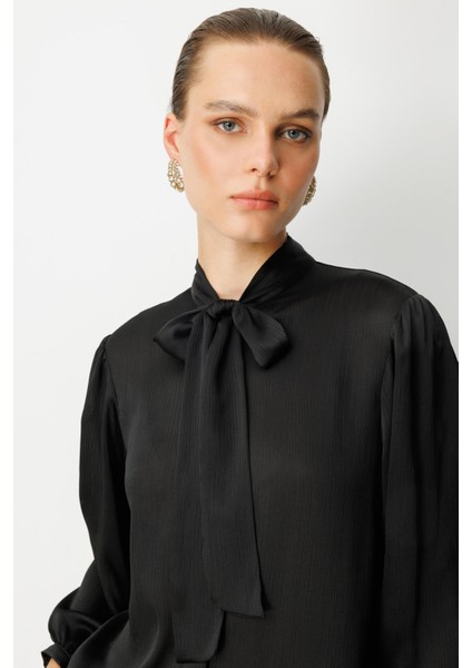 Kendinden Desenli Saten Tunik Gömlek-Siyah