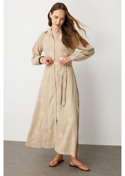 Işleme Detay Kuşaklı Uzun Elbise-Bej fırsatları