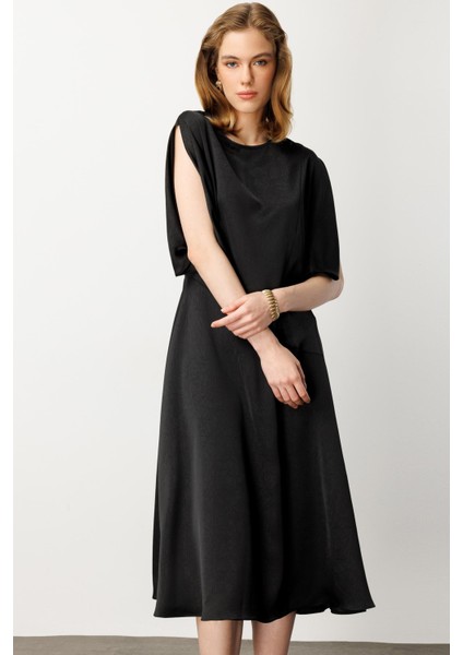 Saten Görünüm Kol Detaylı Elbise-Siyah indirimleri