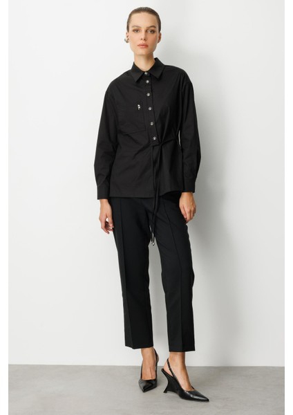 Broşlu Bağlama Detay Gömlek-Siyah fiyatları