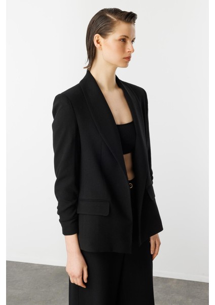 Kolu Büzgülü Cep Detaylı Ceket-Siyah