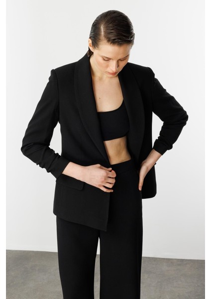 Kolu Büzgülü Cep Detaylı Ceket-Siyah