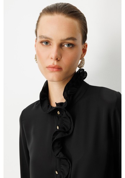 Farbela Detaylı Krep Gömlek-Siyah fırsatları