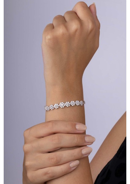 Papatya Montürlü Rodyum Kaplama 925 Ayar Gümüş Bileklik