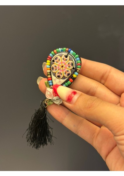 Püsküllü Etnik Kadın Broş Yaka Iğnesi Aksesuar 5x3 cm