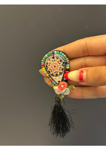 Püsküllü Etnik Kadın Broş Yaka Iğnesi Aksesuar 5x3 cm fırsatları