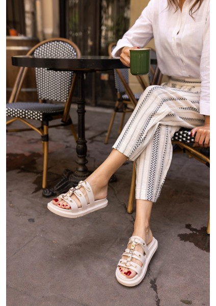 Piero Kadin Bej Deri Tozlu Metal Tokali Terlik modelleri