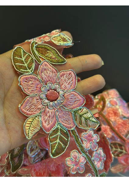 En 5 cm Varaklı Çiçekli Kesilebilen Şerit Dikiş Aplike 1 Metre fiyatları