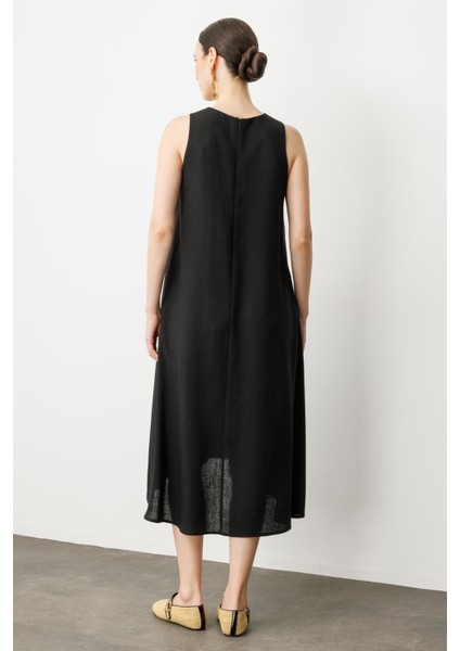 Kolsuz V Yaka Rahat Kesim Elbise-Siyah fırsatları