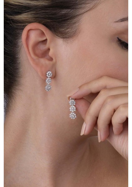 Papatya Montürlü Rodyum Kaplama 925 Ayar Gümüş Küpe