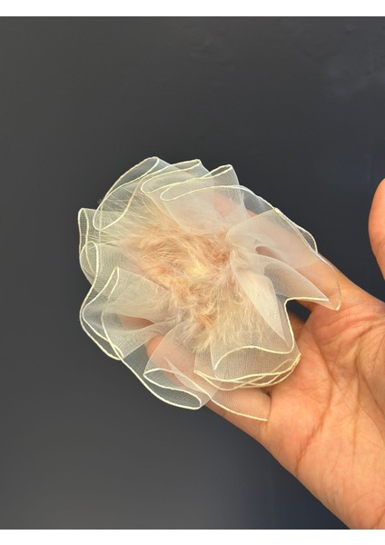 Ekru Kabartma Incili Broş Yaka Iğnesisaç Aksesuarı 8x8 cm