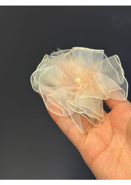 Ekru Kabartma Incili Broş Yaka Iğnesisaç Aksesuarı 8x8 cm fiyatları