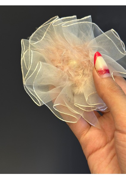 Ekru Kabartma Incili Broş Yaka Iğnesisaç Aksesuarı 8x8 cm fırsatları