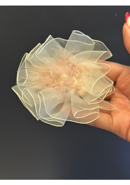 Ekru Kabartma Incili Broş Yaka Iğnesisaç Aksesuarı 8x8 cm indirimleri