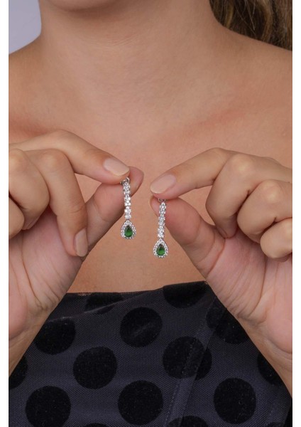 Zümrüt Taşlı Damla Motifli Rodyum Kaplama Gümüş Küpe modelleri