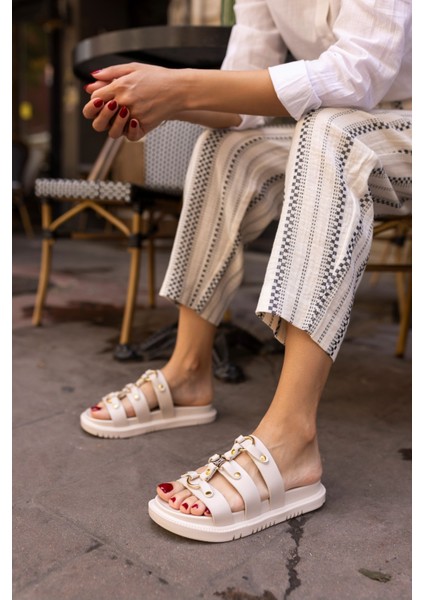 Piero Kadin Bej Deri Tozlu Metal Tokali Terlik