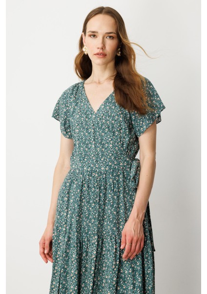 Çiçek Desenli Kruvaze Yaka Uzun Elbise-Yeşil