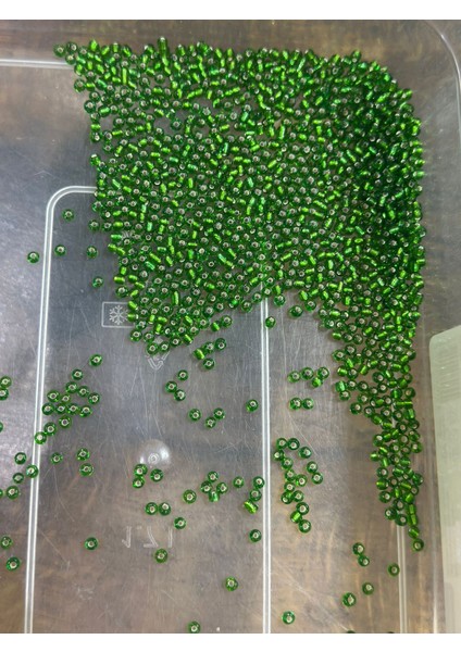 Yeşil Delikli Kum Boncuk 35 gr