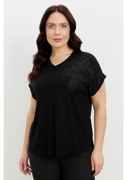 Büyük Beden Tül Çiçek Detaylı Bluz-Siyah modelleri