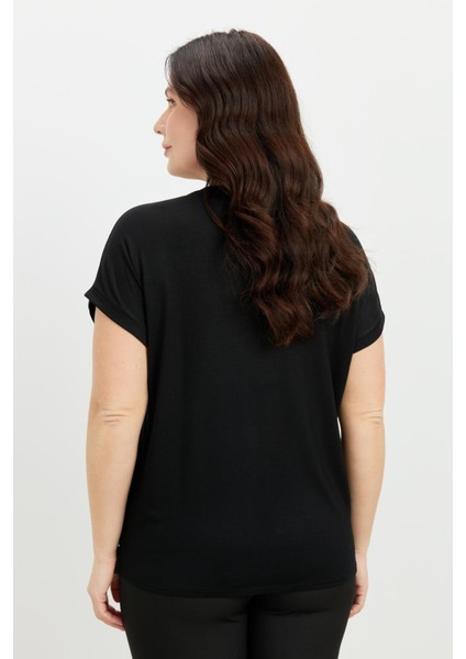 Büyük Beden Tül Çiçek Detaylı Bluz-Siyah