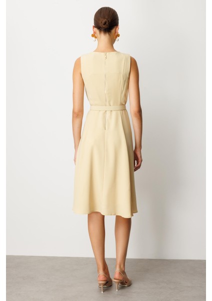 Cep Detaylı Kolsuz Krep Elbise-Sarı