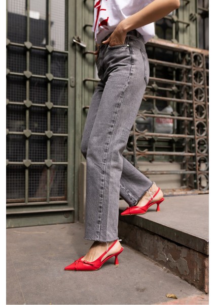 Alissi Kadin Kırmızı Toka Detay Miu Tarzi Topuklu Ayakkabi