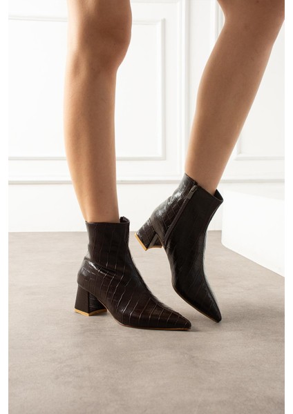 Yerta Kadın Bot Kalın Topuklu Fermuarlı Kroko Desenli Kahverengi Deri