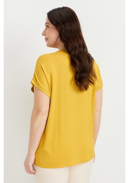 Büyük Beden Kolye Detaylı Bluz-Safran