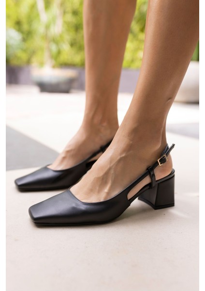 Alfama Kadin Siyah Kut Burun Kalın Topuklu Sandalet