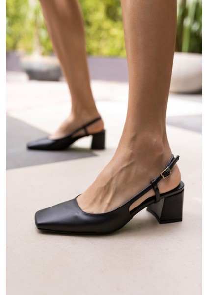 Alfama Kadin Siyah Kut Burun Kalın Topuklu Sandalet