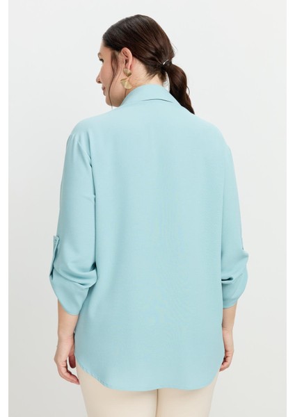 Büyük Beden Yakası Broşlu Gömlek-Mınt