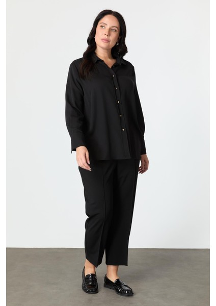 Büyük Beden Düğme Detay Gömlek-Siyah