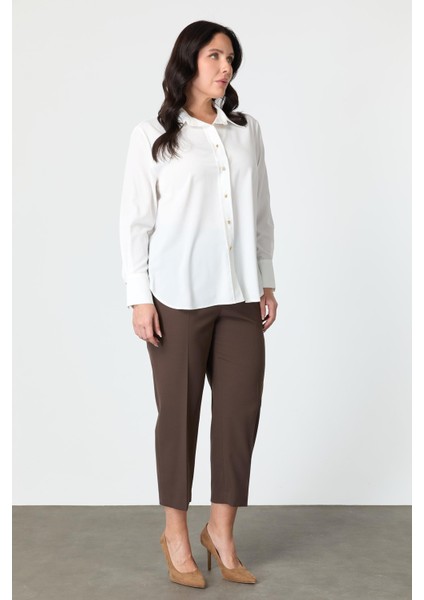 Büyük Beden Düğme Detay Gömlek-Kemık modelleri