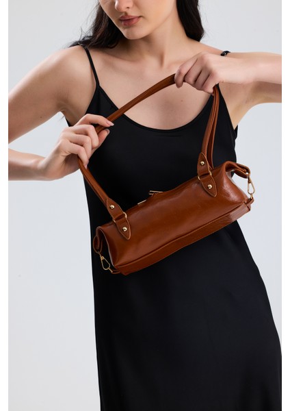 Olivra Taba Toka Detaylı Mini Kadın Omuz, Kol ve El Çantası modelleri