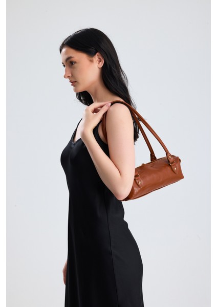 Olivra Taba Toka Detaylı Mini Kadın Omuz, Kol ve El Çantası fırsatları