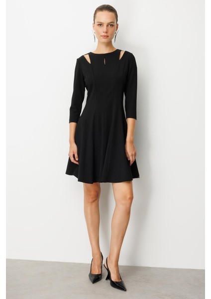 Omuz Detaylı Elbise-Siyah