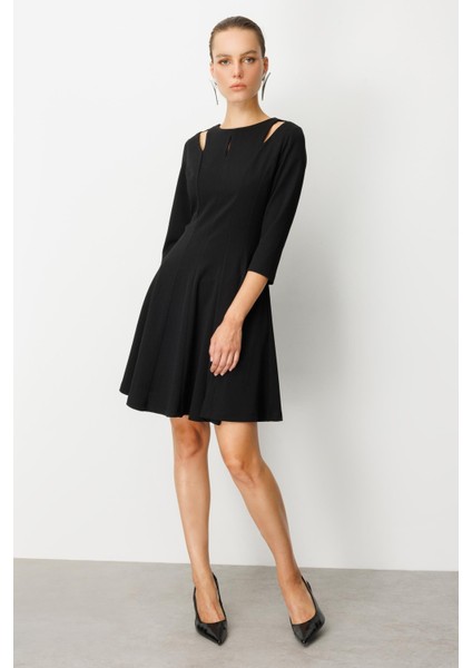Omuz Detaylı Elbise-Siyah fiyatları